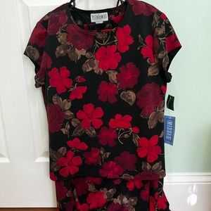 Just in Thyme Blouse and Skirt Set Size 14 Red Flowers and Black Background NWT